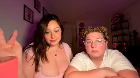 Snapshot of michelebussexx chatting on October 2025 03:27:01 AM michelebussexx online show from October 2025 03:27:01 AM