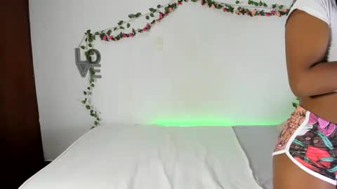 Snapshot of michell_anyeli chatting on October 2025 11:03:02 PM Michell online show from October 2025 11:03:02 PM