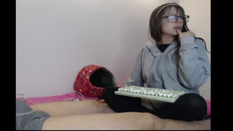 Snapshot of michell_bunny13 chatting on June 2026 03:13:02 AM Michell online show from June 2026 03:13:02 AM