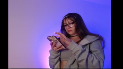 Snapshot of michell_bunny13 chatting on June 2026 02:25:01 AM Michell online show from June 2026 02:25:01 AM