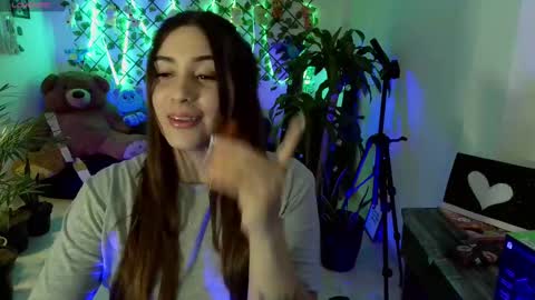 Snapshot of michell_h chatting on February 2025 02:53:01 AM Nani online show from February 2025 02:53:01 AM