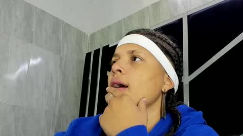 michell_rs online show from February 2025 02:17:02 AM