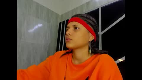 michell_rs online show from February 2025 03:56:02 AM