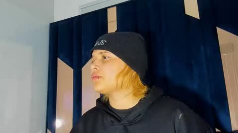 michell_rs online show from September 2025 04:05:02 AM