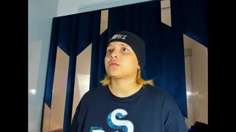 michell_rs online show from October 2025 04:45:01 AM