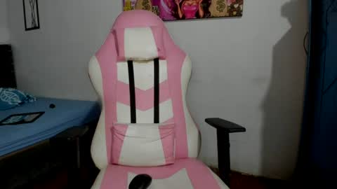 michell_smiths online show from June 2026 06:08:01 AM