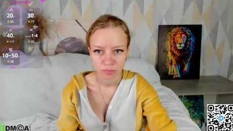 Snapshot of michelle_blond chatting on September 2025 08:25:01 AM michelle_blond online show from September 2025 08:25:01 AM