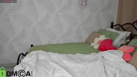 Snapshot of michelle_blond chatting on February 2026 07:59:01 AM michelle_blond online show from February 2026 07:59:01 AM