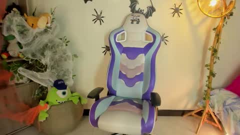 Snapshot of michelle_chang chatting on October 2025 06:06:02 PM michelle chang online show from October 2025 06:06:02 PM