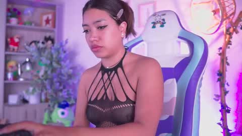 Snapshot of michelle_chang chatting on November 2025 12:08:02 PM michelle chang online show from November 2025 12:08:02 PM