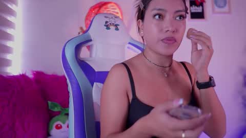 Snapshot of michelle_chang chatting on December 2025 07:11:02 PM michelle chang online show from December 2025 07:11:02 PM