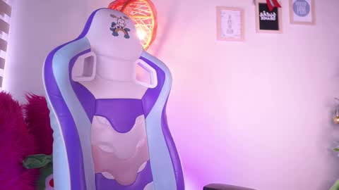 Snapshot of michelle_chang chatting on December 2025 06:59:02 PM michelle chang online show from December 2025 06:59:02 PM