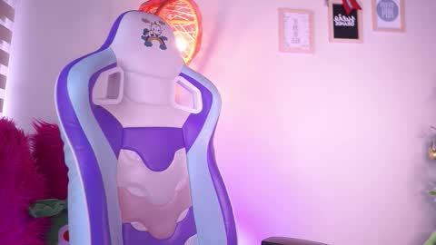 MICHELLE CHANG online show from December 2025 06:59:02 PM