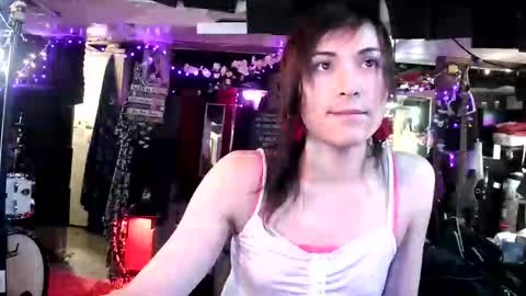 Snapshot of michelle_flowers chatting on November 2025 03:17:01 AM michelle_flowers online show from November 2025 03:17:01 AM