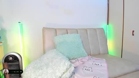 Snapshot of michelle_se chatting on March 2026 02:04:02 AM Michelle online show from March 2026 02:04:02 AM