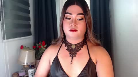 Snapshot of michellechannelxxx chatting on February 2025 03:27:02 PM Michelle online show from February 2025 03:27:02 PM