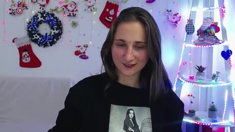 Snapshot of michellee11 chatting on December 2024 04:14:02 PM Michel online show from December 2024 04:14:02 PM