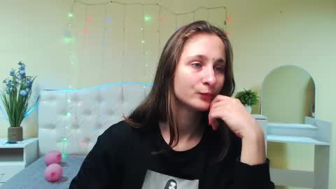 Snapshot of michellee11 chatting on January 2025 12:11:02 PM Michel online show from January 2025 12:11:02 PM