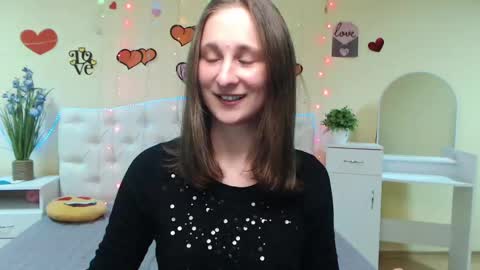 Snapshot of michellee11 chatting on February 2025 12:33:02 PM Michel online show from February 2025 12:33:02 PM