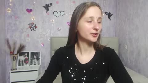 Snapshot of michellee11 chatting on March 2025 12:04:02 PM Michel online show from March 2025 12:04:02 PM