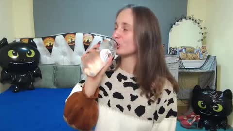 Snapshot of michellee11 chatting on October 2025 01:13:01 PM Michel online show from October 2025 01:13:01 PM