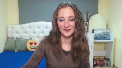 Snapshot of michellee11 chatting on November 2025 12:38:02 PM Michel online show from November 2025 12:38:02 PM