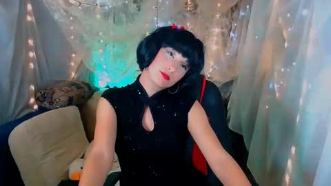 Snapshot of michelleevie chatting on September 2025 09:39:02 PM Agatha online show from September 2025 09:39:02 PM