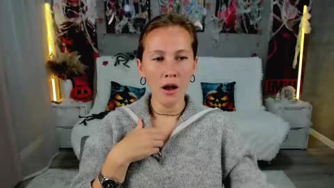 Snapshot of michelleortis chatting on October 2025 12:40:02 PM MichelleOrtis online show from October 2025 12:40:02 PM