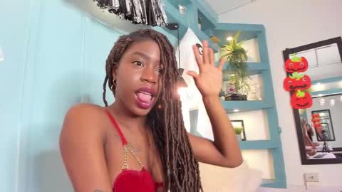 michellepose online show from October 2025 01:23:01 PM