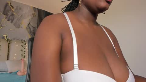 michellepreston_ online show from February 2026 12:06:02 PM