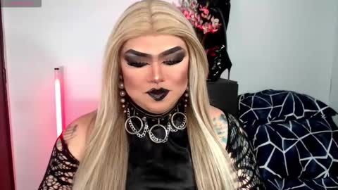 Snapshot of michellevixen921 chatting on November 2025 06:24:02 PM Michelle online show from November 2025 06:24:02 PM