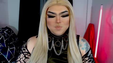 Snapshot of michellevixen921 chatting on November 2025 11:40:01 PM Michelle online show from November 2025 11:40:01 PM