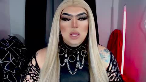 Snapshot of michellevixen921 chatting on November 2025 11:29:01 PM Michelle online show from November 2025 11:29:01 PM