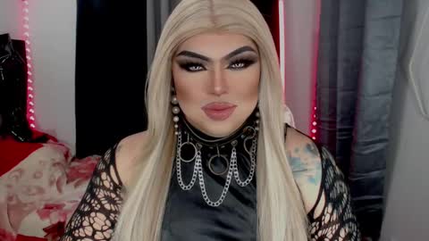 Snapshot of michellevixen921 chatting on December 2025 01:10:01 AM Michelle online show from December 2025 01:10:01 AM