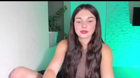 Snapshot of michelliibeautiful chatting on October 2025 03:53:01 PM Michellee online show from October 2025 03:53:01 PM