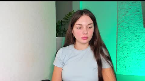 Snapshot of michelliibeautiful chatting on November 2025 05:56:01 PM Michellee online show from November 2025 05:56:01 PM