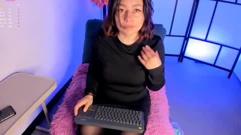 michonne_09 online show from May 2026 11:43:02 PM