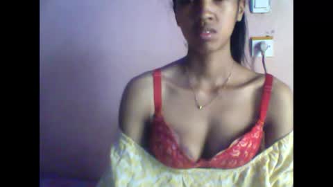 Snapshot of michou386 chatting on October 2025 08:33:01 AM michou386 online show from October 2025 08:33:01 AM