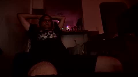 Snapshot of mick_gee chatting on April 2026 01:36:01 AM mick_gee online show from April 2026 01:36:01 AM