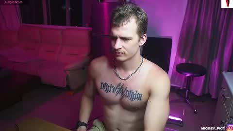 Mickey online show from November 2025 11:54:01 AM