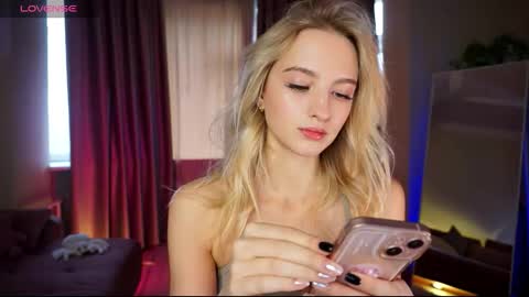 mickeydior online show from October 2025 11:29:02 AM