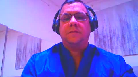 Snapshot of mickeyshyne69 chatting on January 2025 01:58:02 AM Mickey online show from January 2025 01:58:02 AM