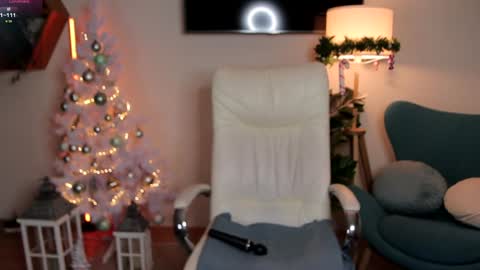 Snapshot of micky__love chatting on December 2024 07:43:02 PM Micky love online show from December 2024 07:43:02 PM