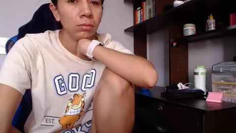 Snapshot of miculohot chatting on November 2025 12:18:01 PM vanesa sexy online show from November 2025 12:18:01 PM