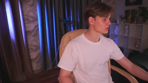 Snapshot of midnight_tease_ chatting on April 2026 04:45:01 PM Daniel online show from April 2026 04:45:01 PM