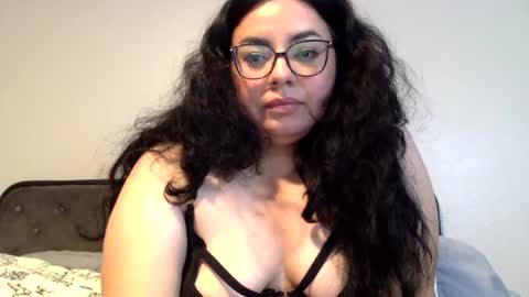 midnightbruja111 online show from August 2026 03:23:02 AM
