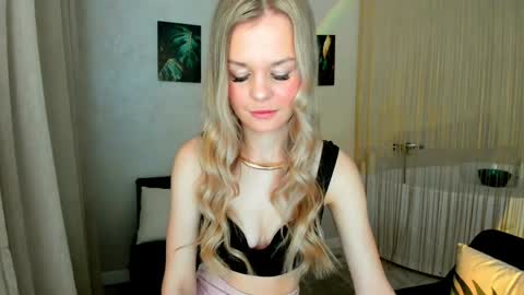 midnighteaura online show from April 2026 04:26:01 AM
