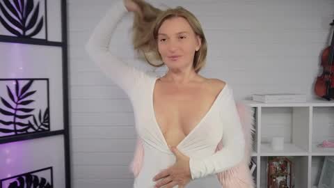 Snapshot of midnightkiss_ chatting on September 2025 12:38:02 PM Natty GO TELEGRAM online show from September 2025 12:38:02 PM
