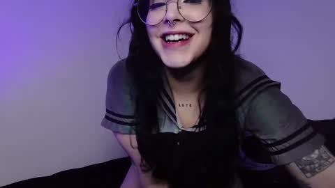 Snapshot of midnightkitten_ chatting on October 2025 10:28:02 PM Nana online show from October 2025 10:28:02 PM