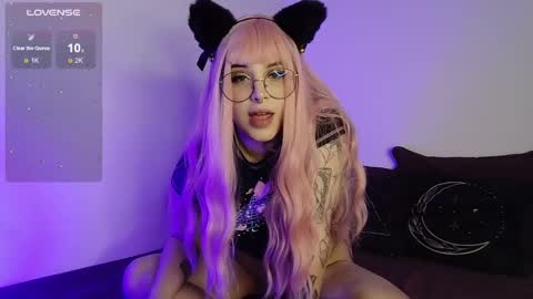 Snapshot of midnightkitten_ chatting on October 2025 09:37:01 PM Nana online show from October 2025 09:37:01 PM